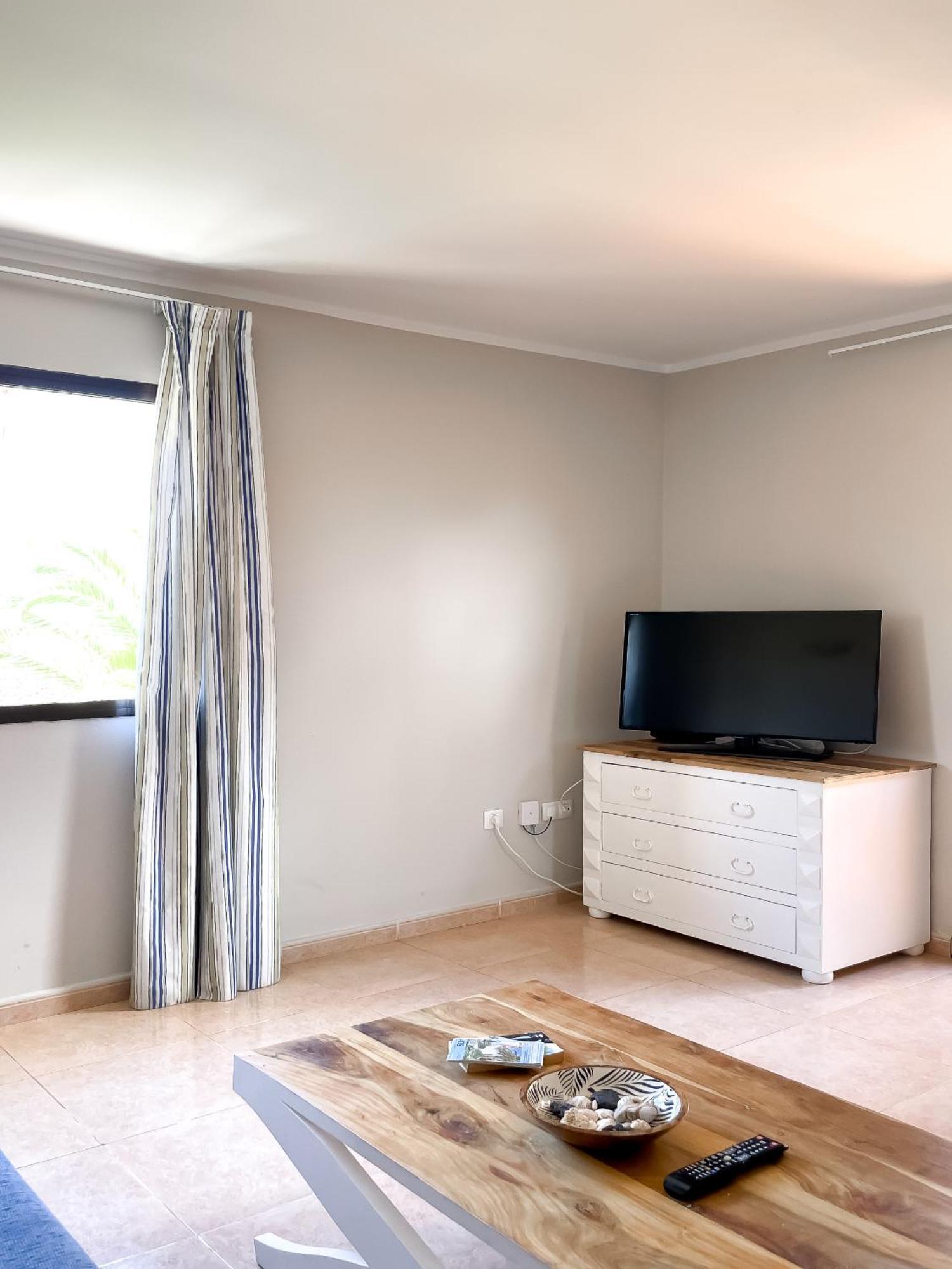 Апартаменты B-Rent Casa Angela Pool View Коральео Экстерьер фото